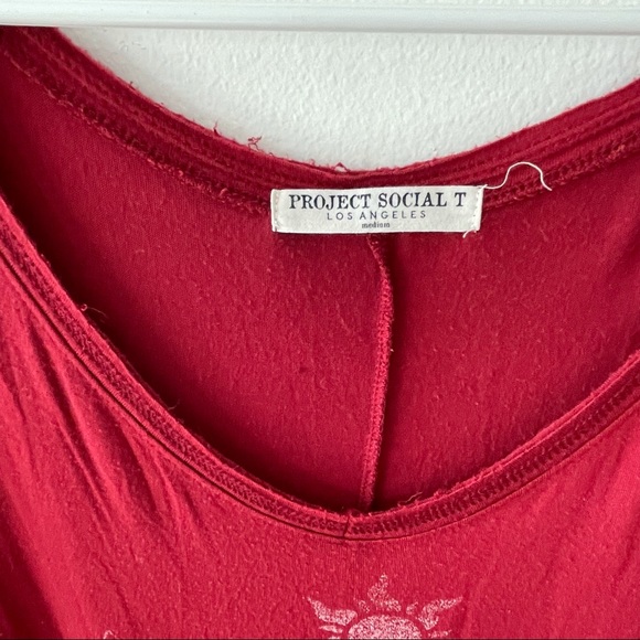 Oversized off the shoulder red high low top - Picture 4 of 5